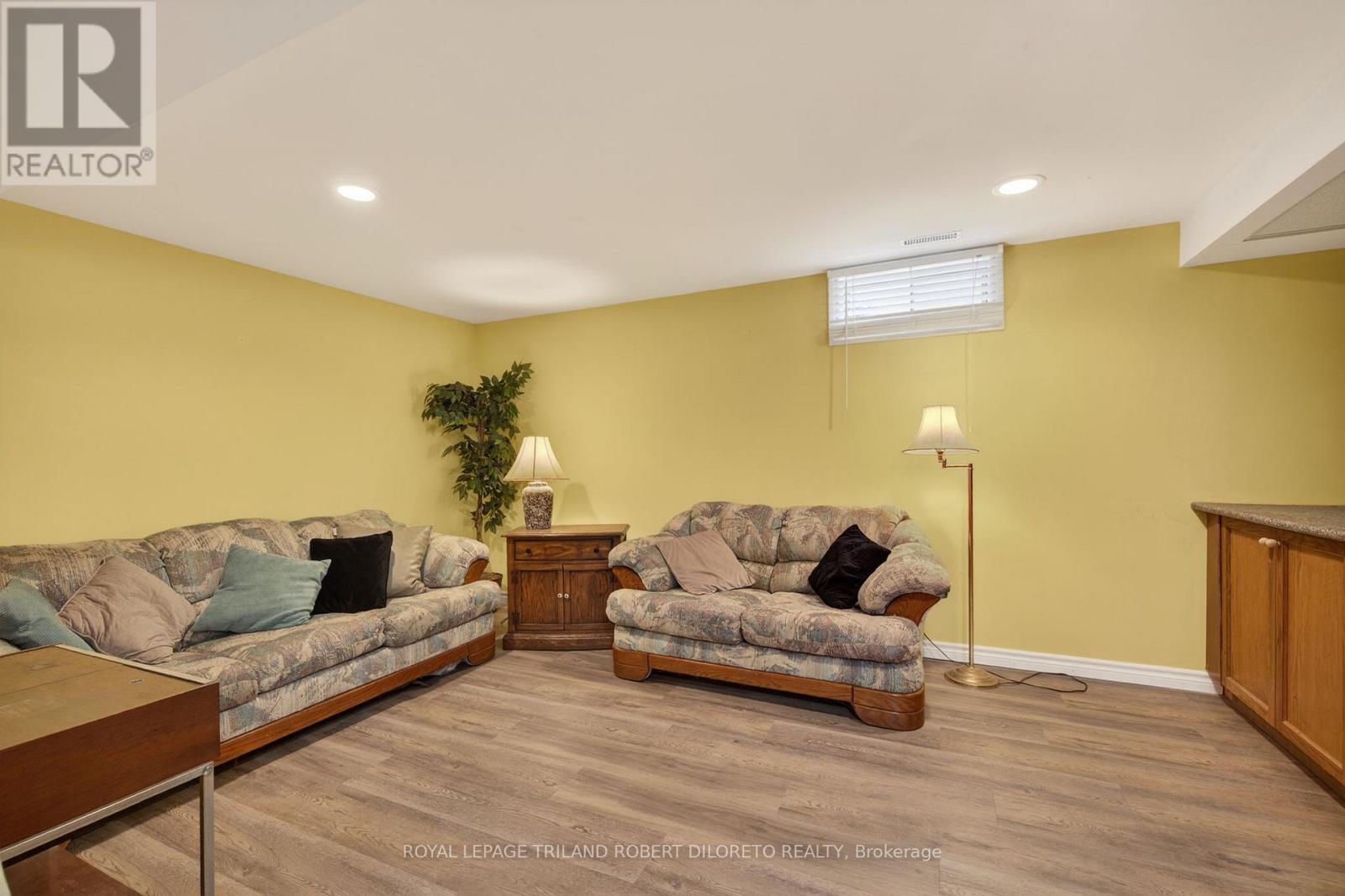 66 CHALFONT CRESCENT Property Photo