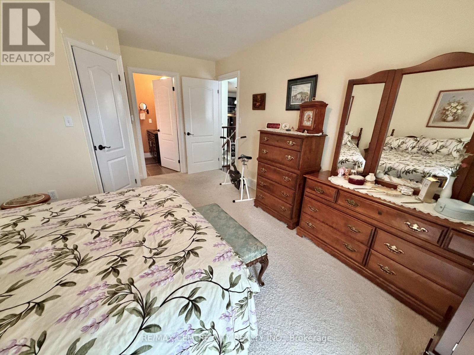 15 HOLLAND AVENUE Property Photo