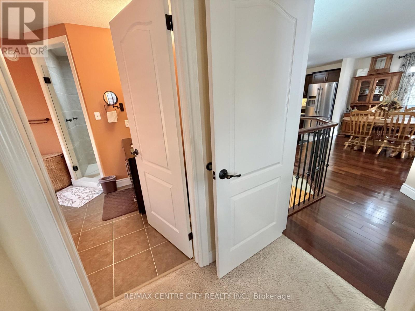 15 HOLLAND AVENUE Property Photo