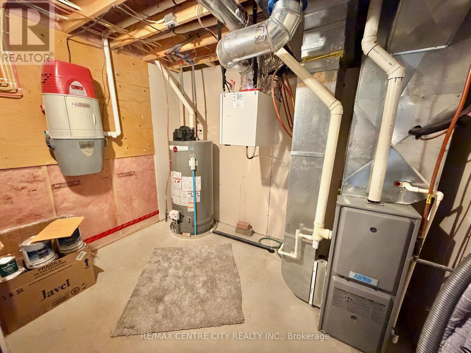 15 HOLLAND AVENUE Property Photo