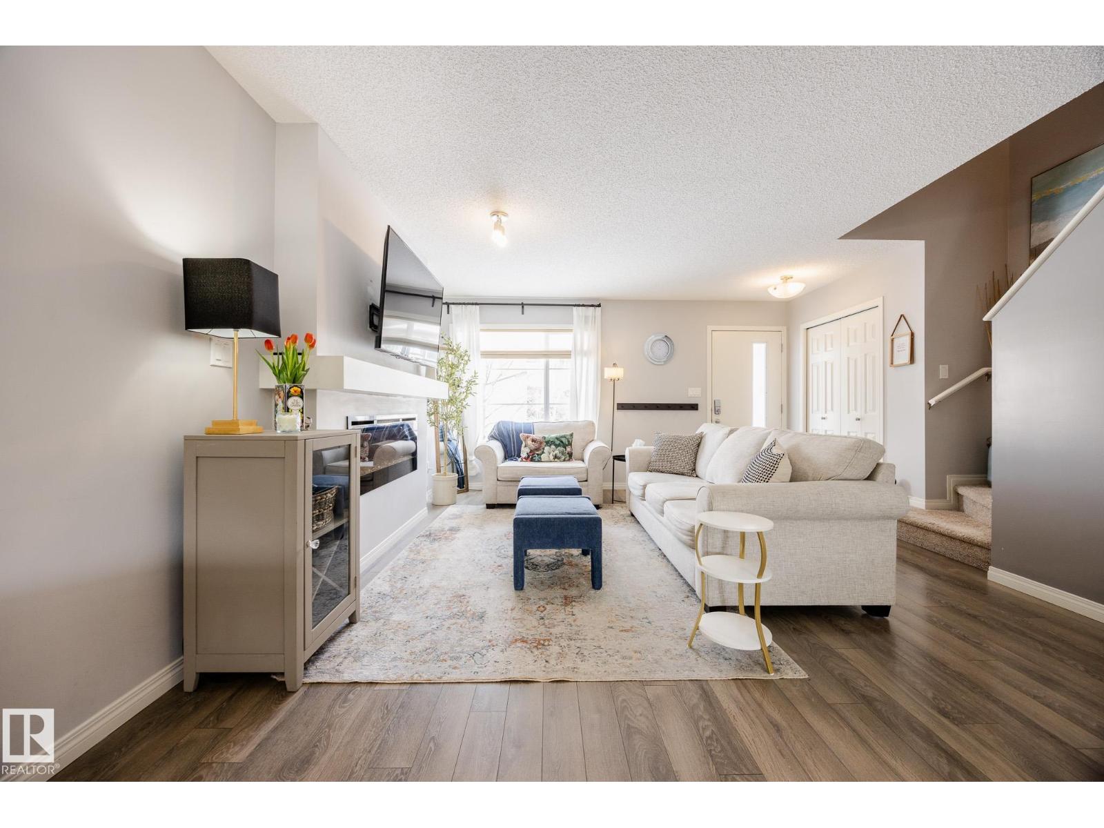 3841 Powell WD SW SW, Edmonton