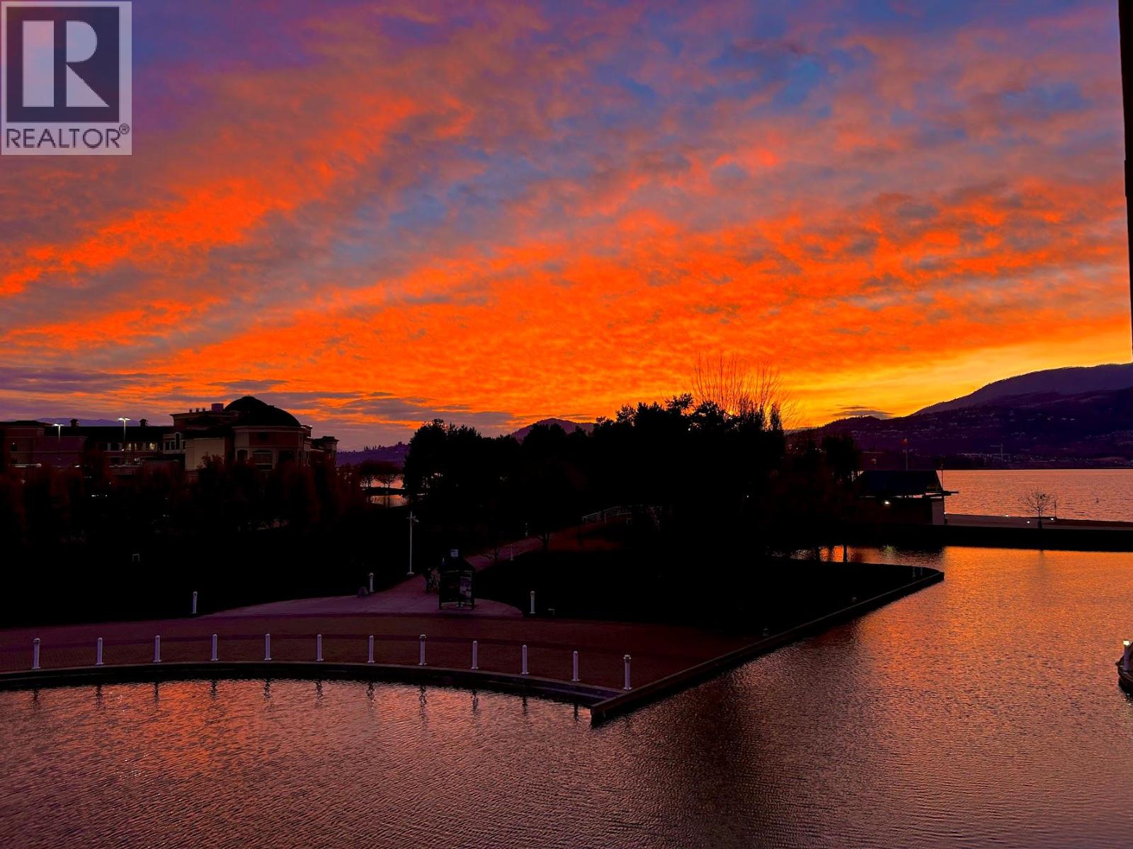 302 1160 Sunset Drive, Kelowna