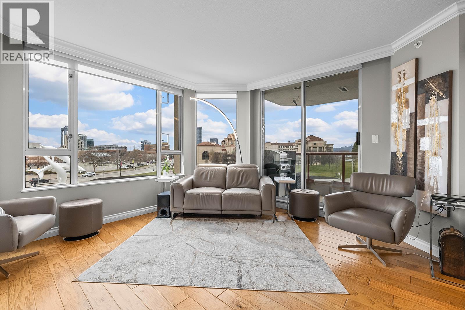 302 1160 Sunset Drive, Kelowna