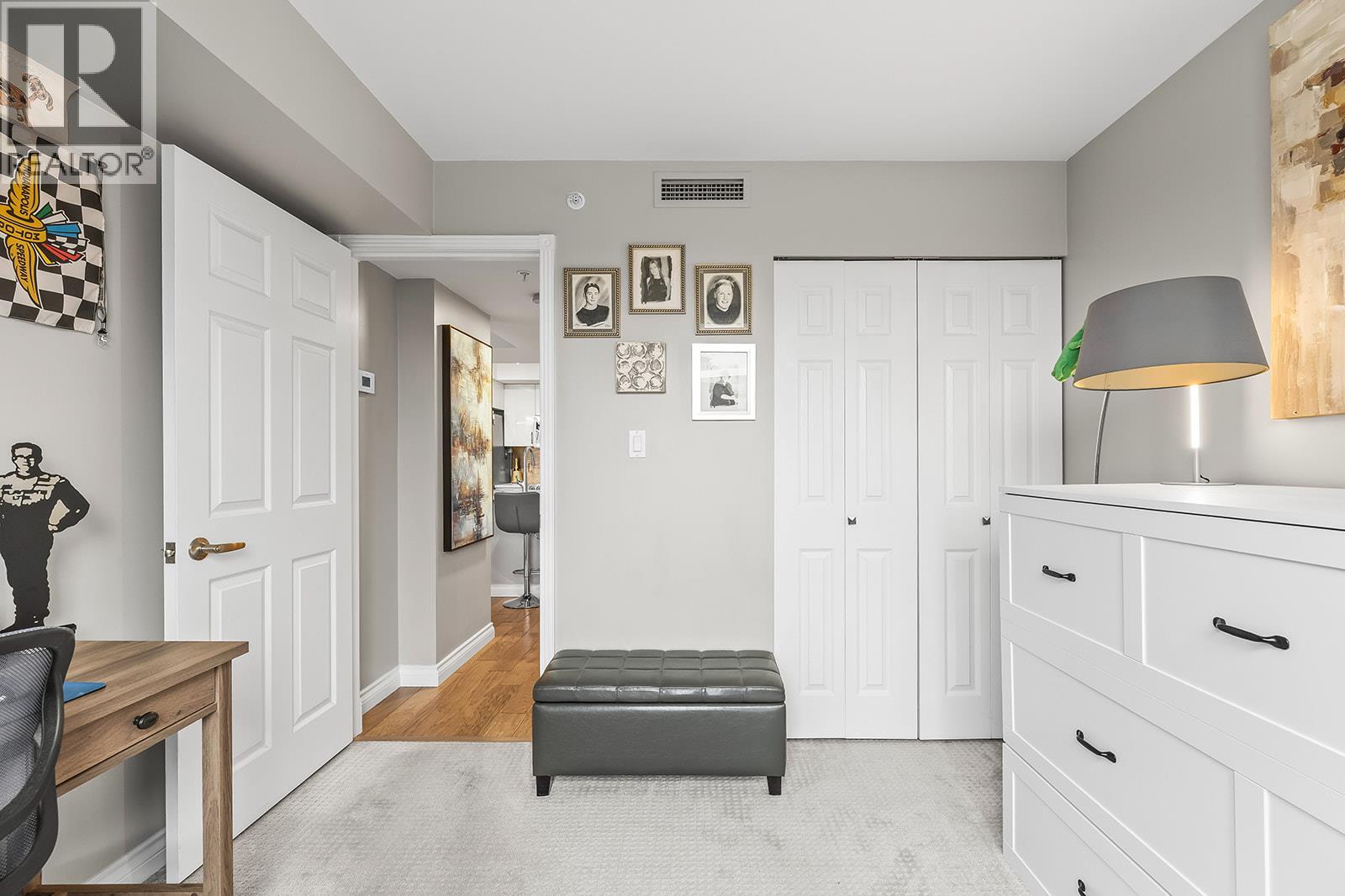 302 1160 Sunset Drive, Kelowna