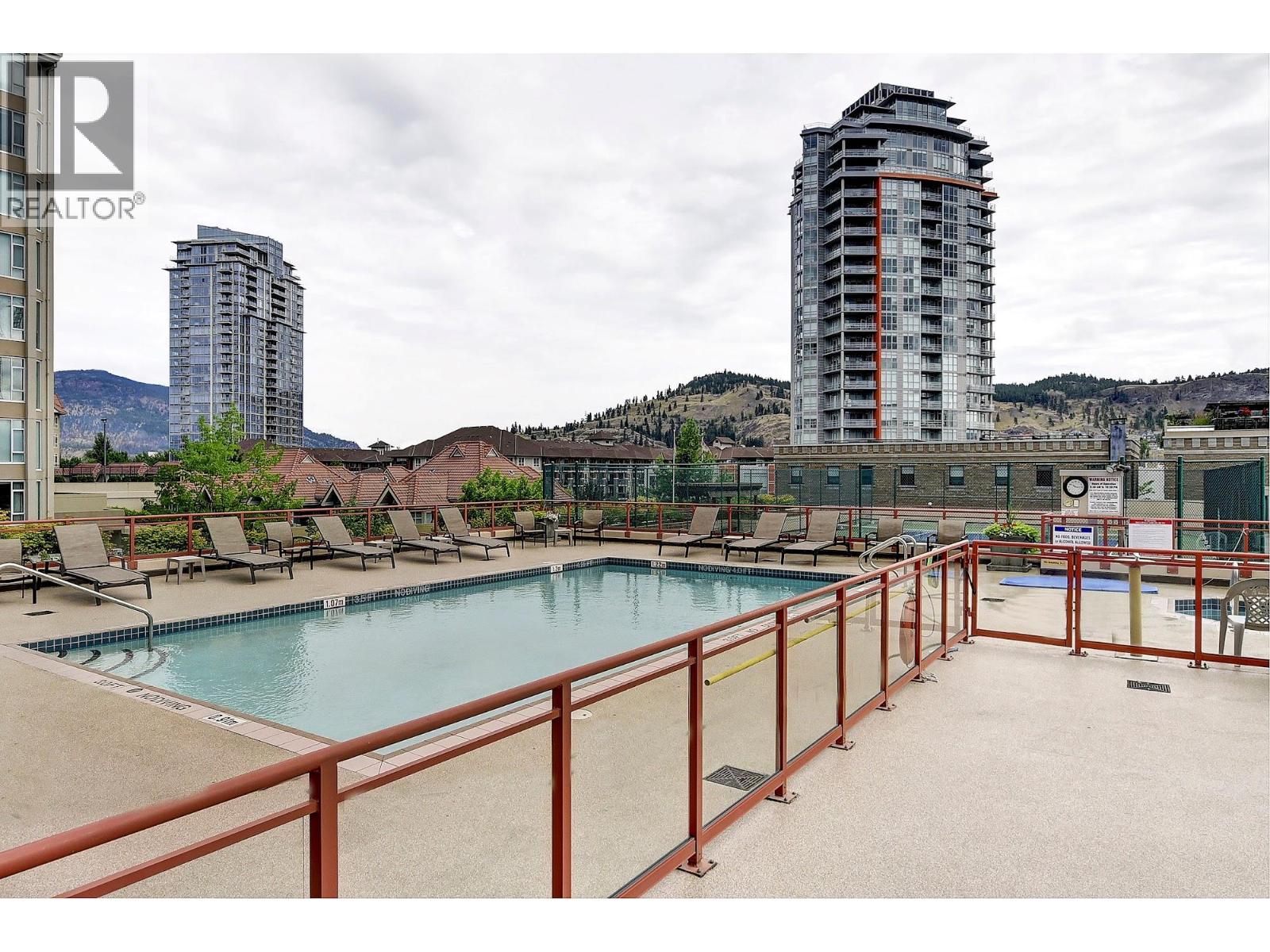 302 1160 Sunset Drive, Kelowna