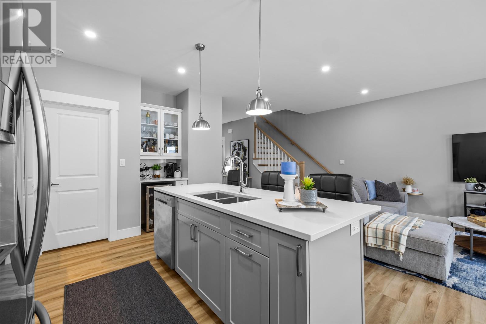 40 WOODHOUSE COURT - 17