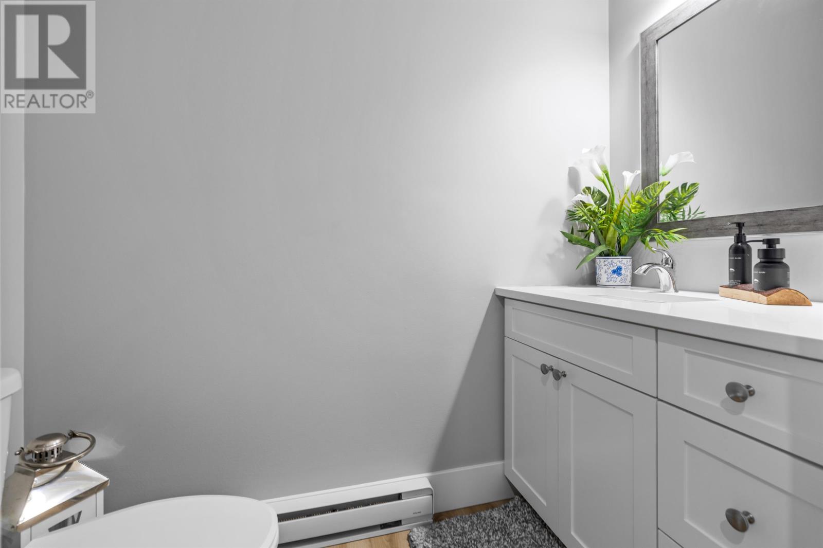 40 WOODHOUSE COURT - 23