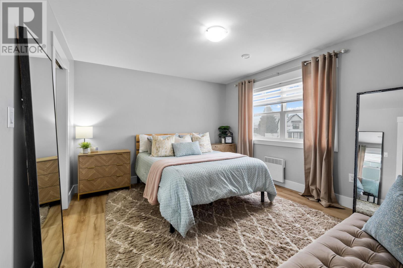 40 WOODHOUSE COURT - 26