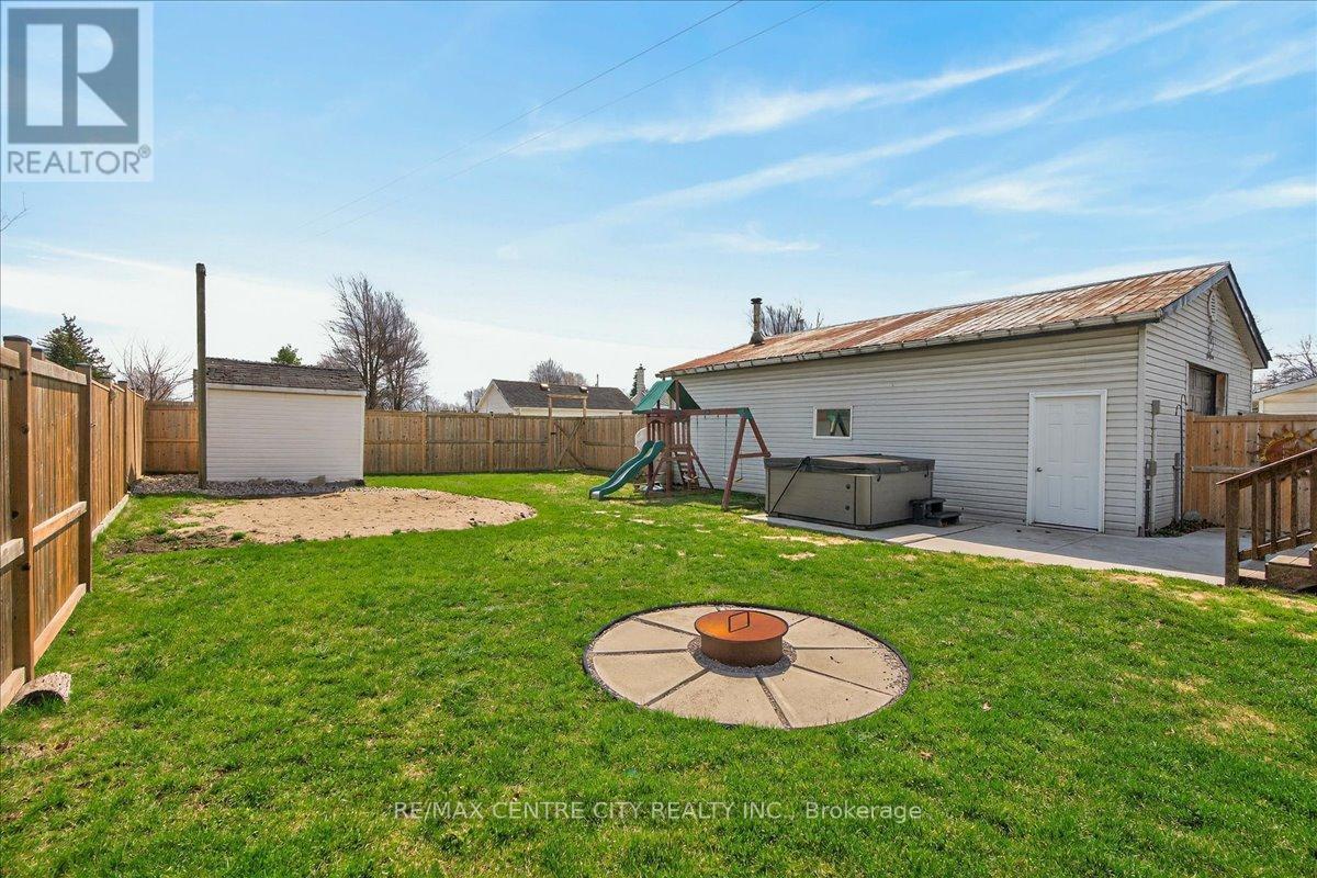 106 METCALFE STREET E Property Photo