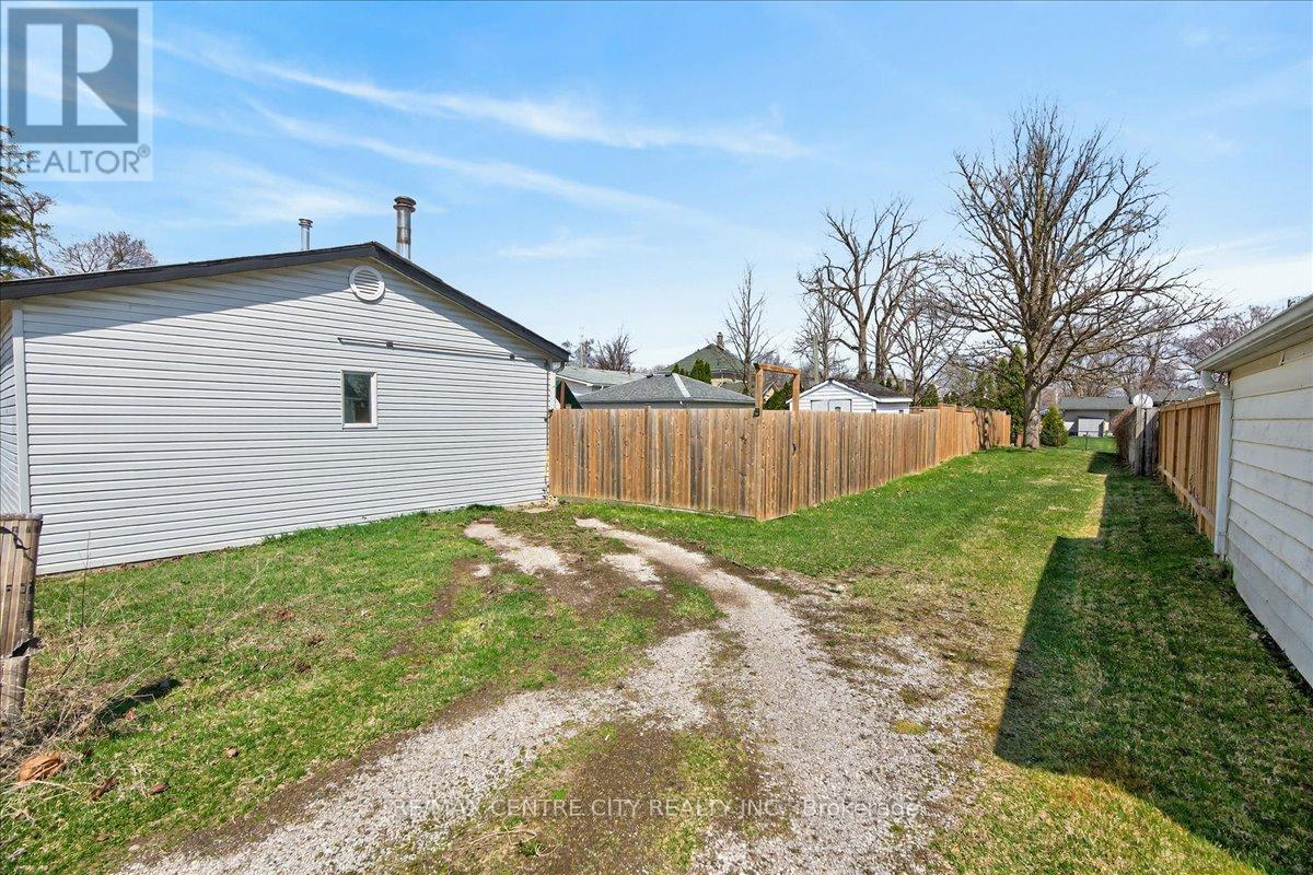 106 METCALFE STREET E Property Photo