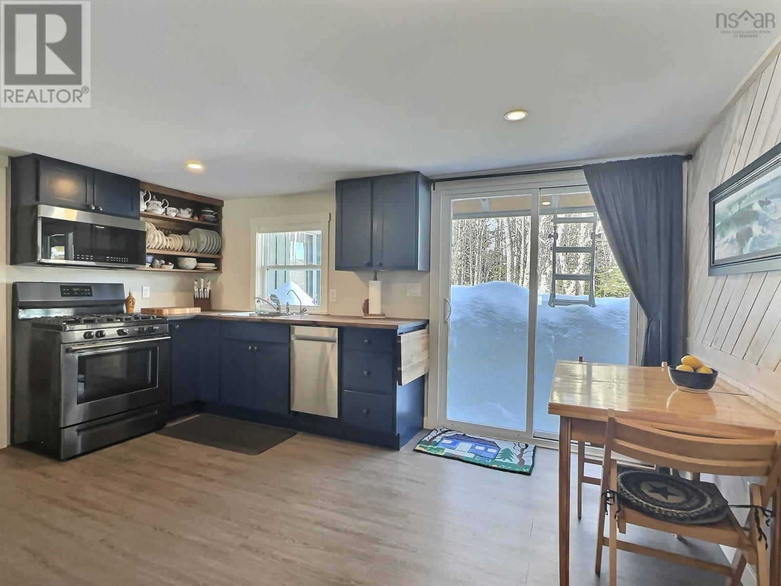 Property 17 of 21 of 556 Valley Road