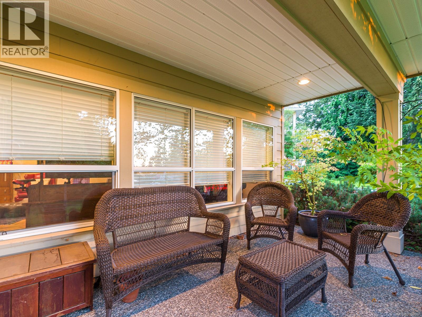 5790 Garnet Pl, Nanaimo