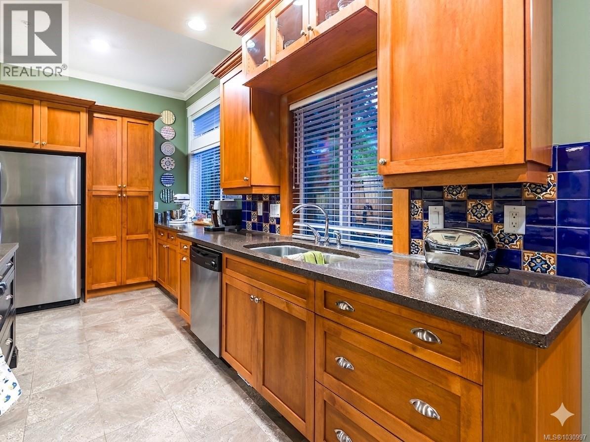 5790 Garnet Pl, Nanaimo