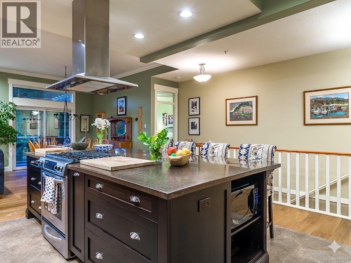 5790 Garnet Pl, Nanaimo