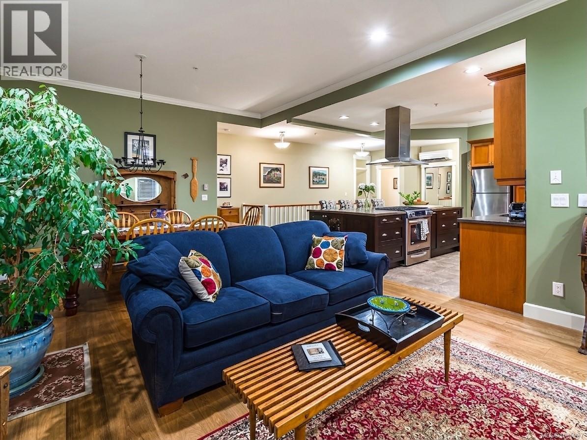 5790 Garnet Pl, Nanaimo