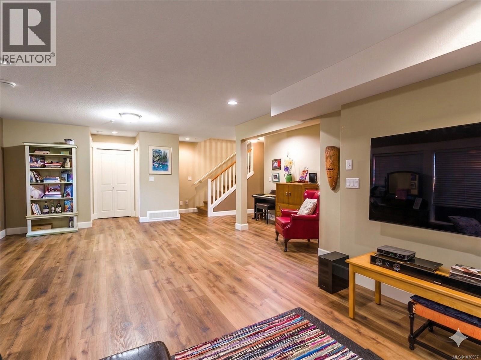 5790 Garnet Pl, Nanaimo