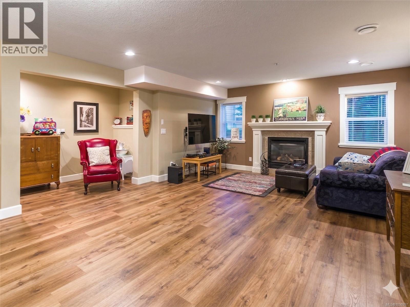 5790 Garnet Pl, Nanaimo