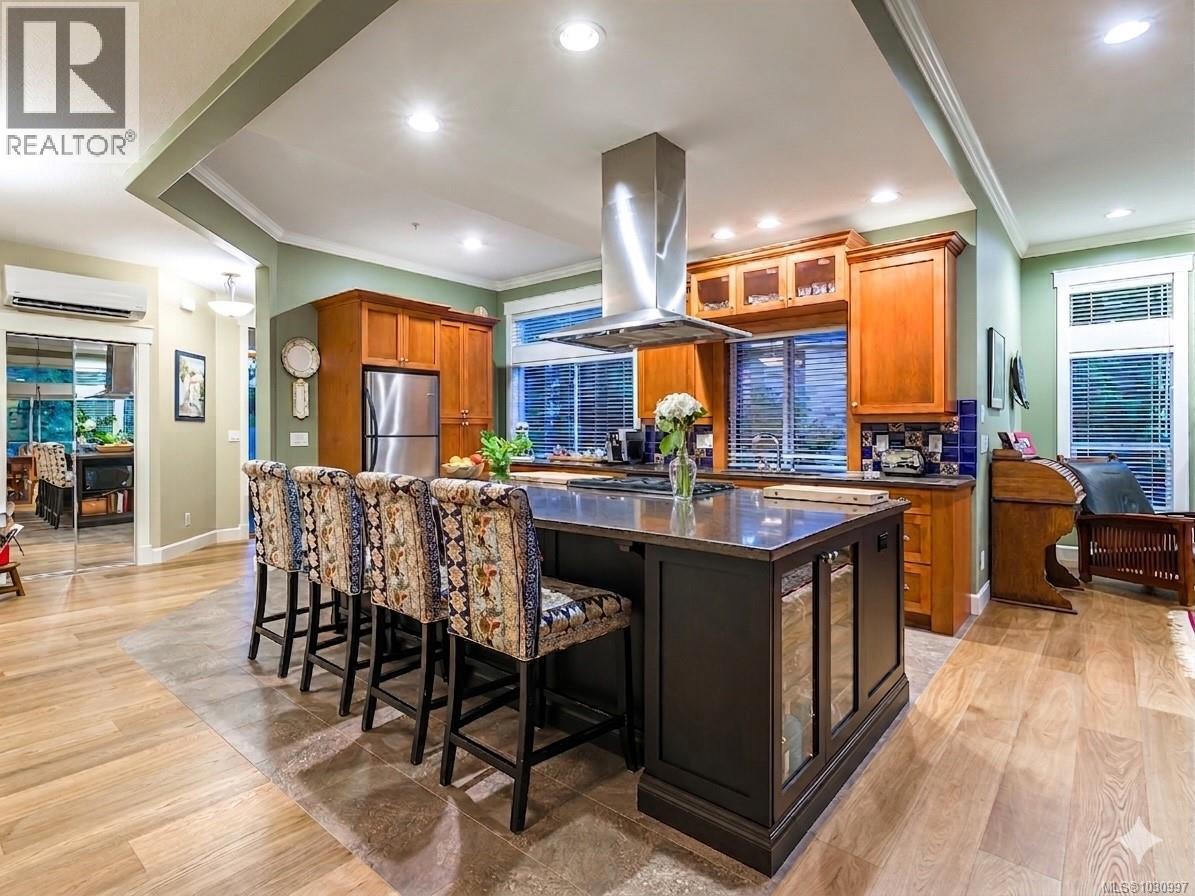 5790 Garnet Pl, Nanaimo