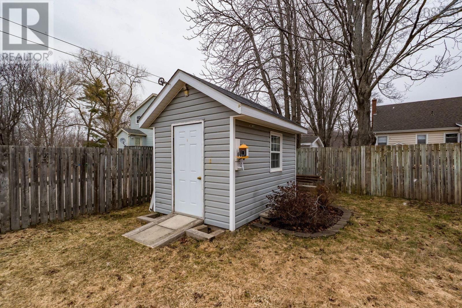 Property 20 of 31 of 25 Churchill Avenue