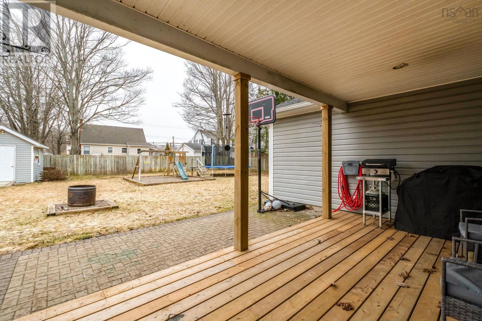 Property 28 of 31 of 25 Churchill Avenue