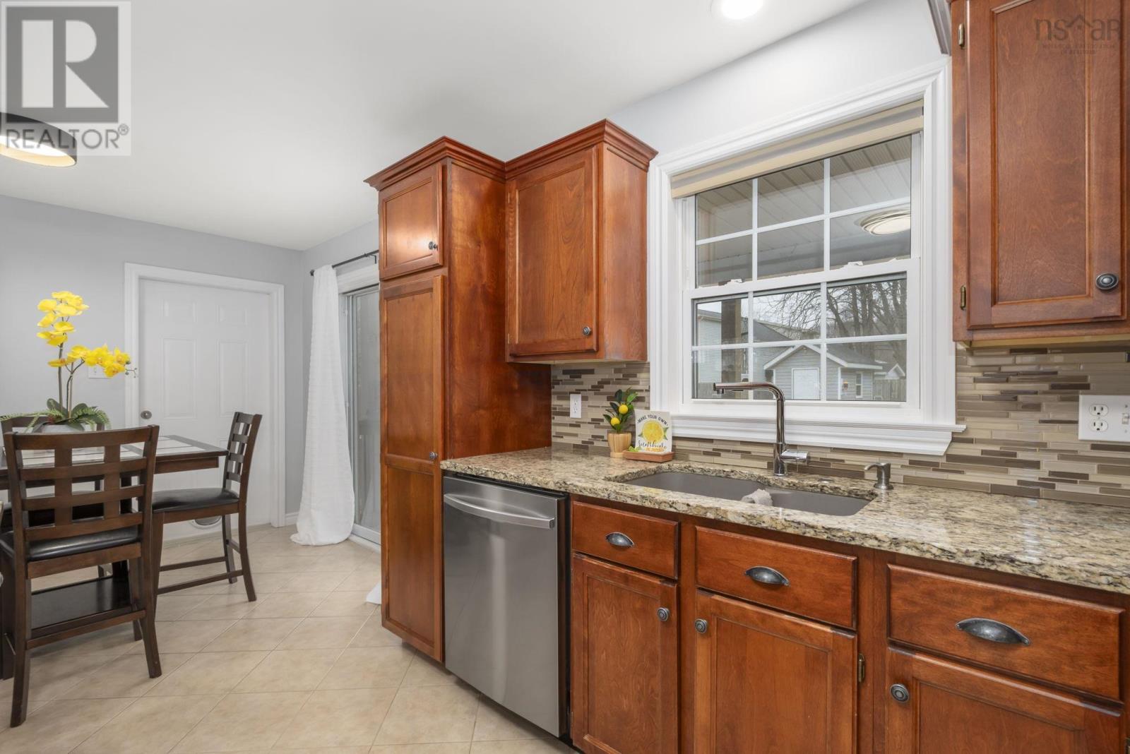 Property 23 of 31 of 25 Churchill Avenue