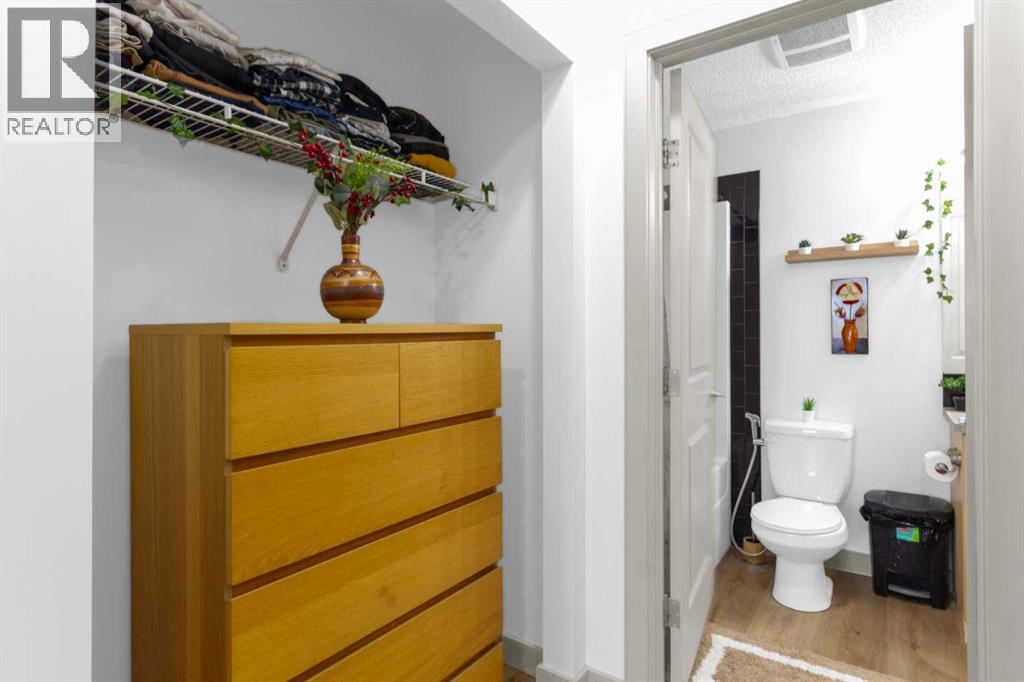 Single Family House for Sale in #  Lake Fraser Drive SE Lake Bonavista Calgary 