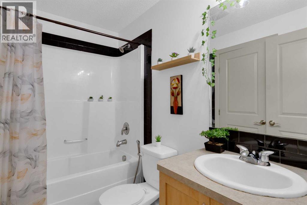 Single Family House for Sale in #  Lake Fraser Drive SE Lake Bonavista Calgary 