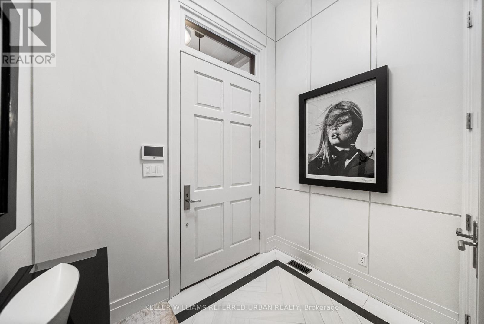 130 B FARNHAM AVENUE - 4