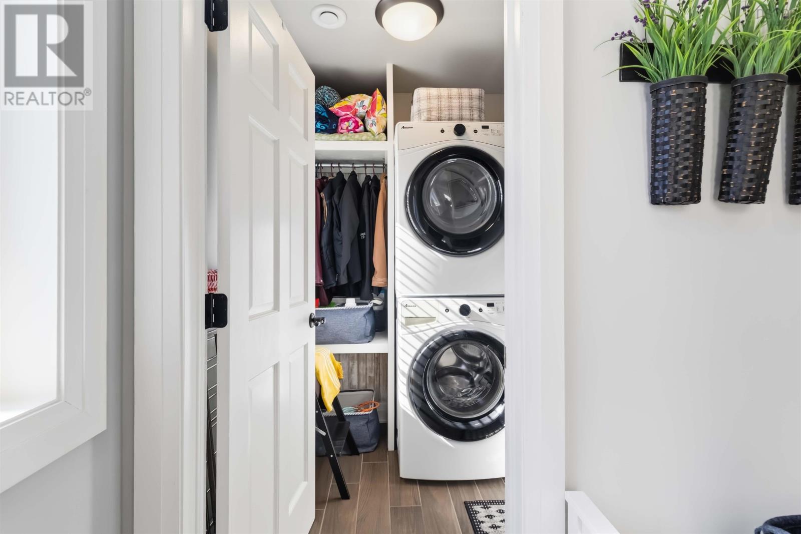 Property 6 of 48 of 9 Crescent Point Lane