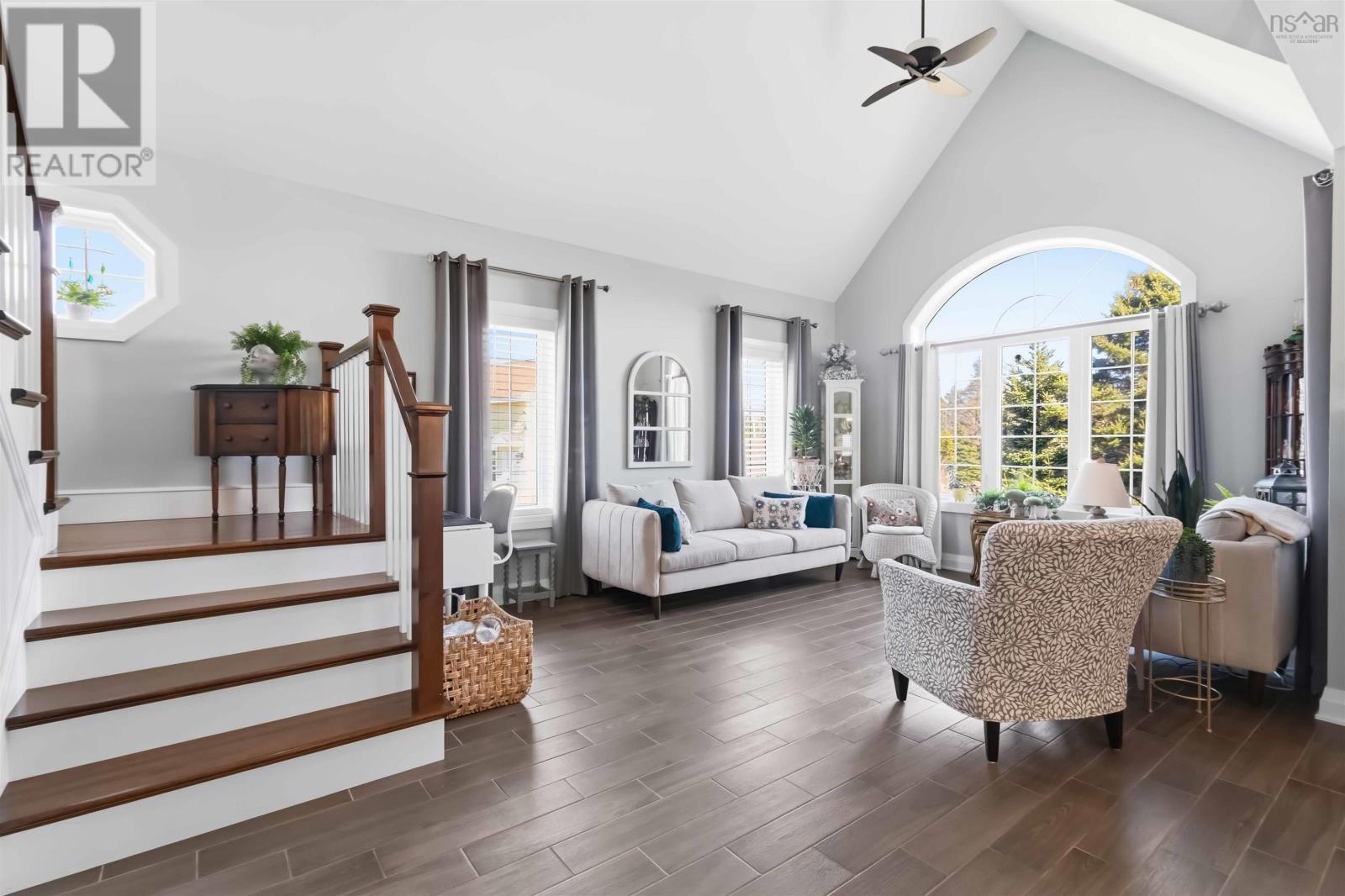 Property 12 of 48 of 9 Crescent Point Lane