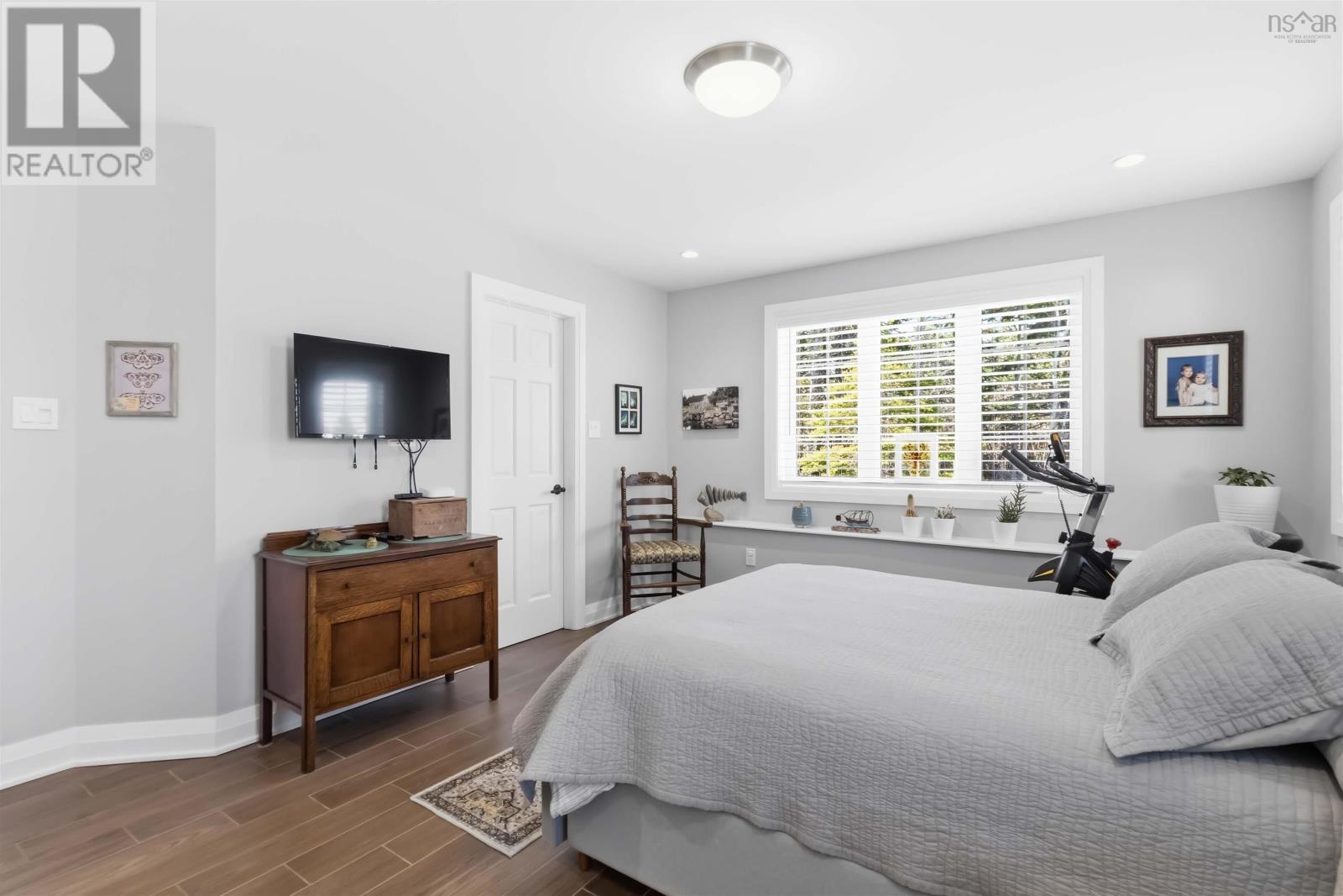 Property 13 of 48 of 9 Crescent Point Lane