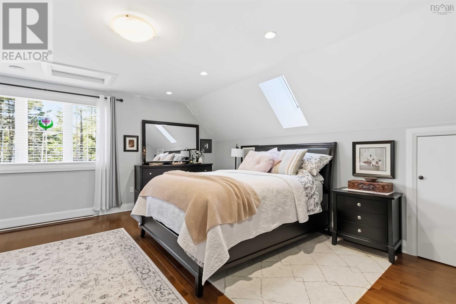 Property 30 of 48 of 9 Crescent Point Lane