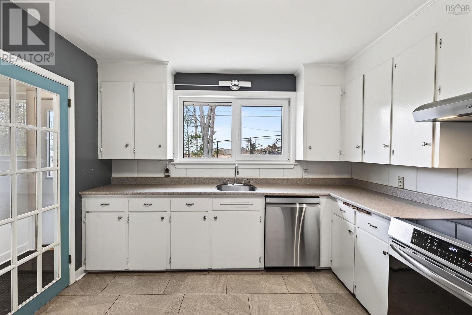 Property 30 of 36 of 24 Canary Crescent