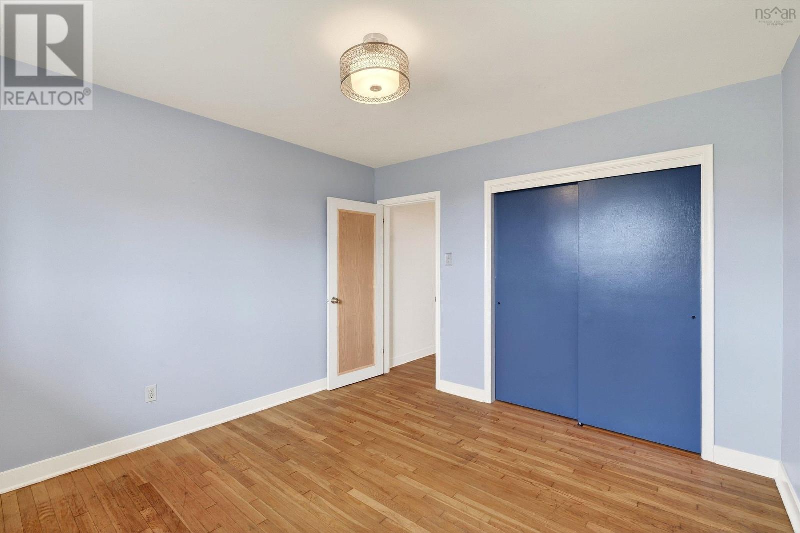 Property 27 of 36 of 24 Canary Crescent