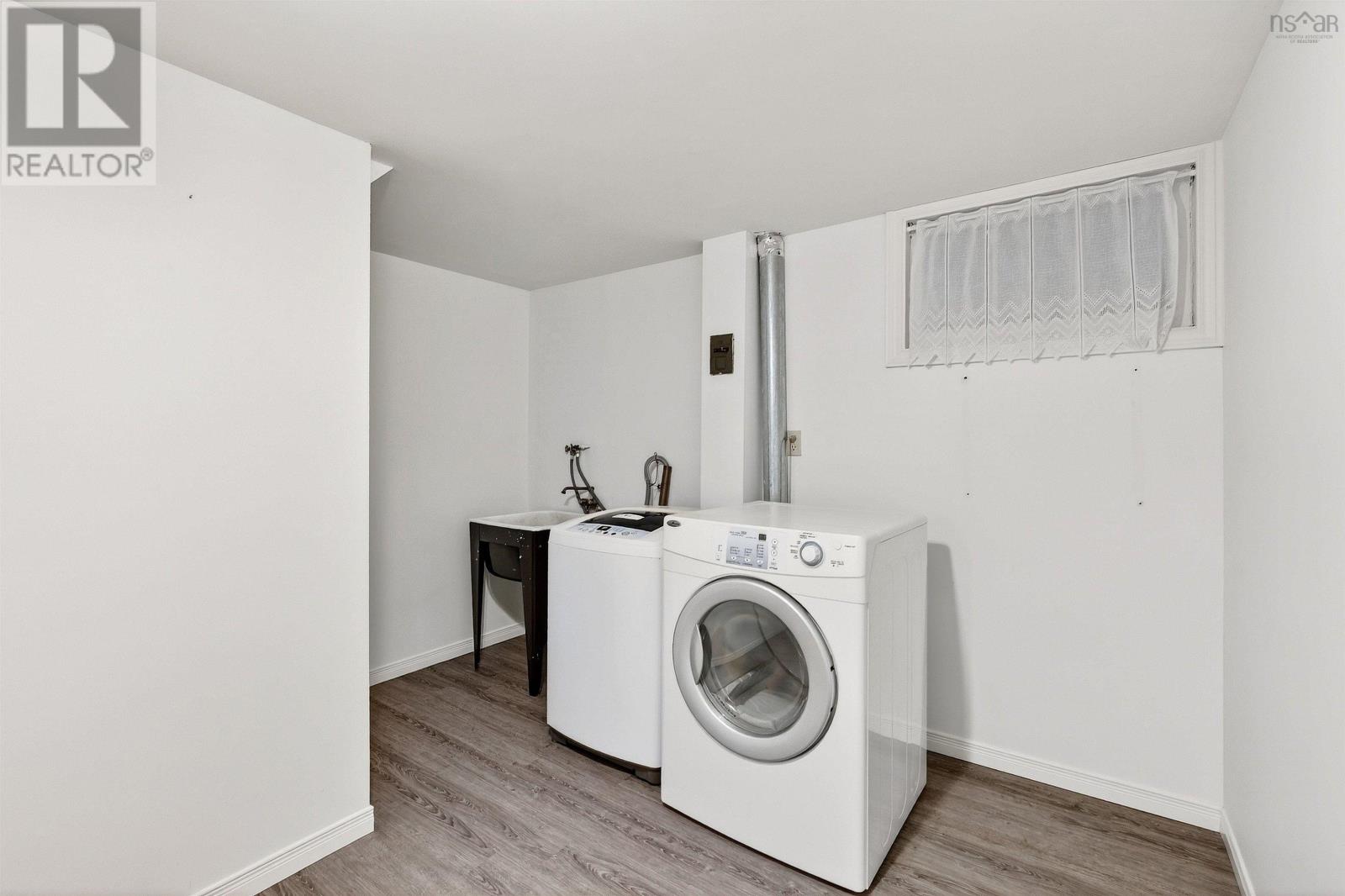 Property 19 of 36 of 24 Canary Crescent