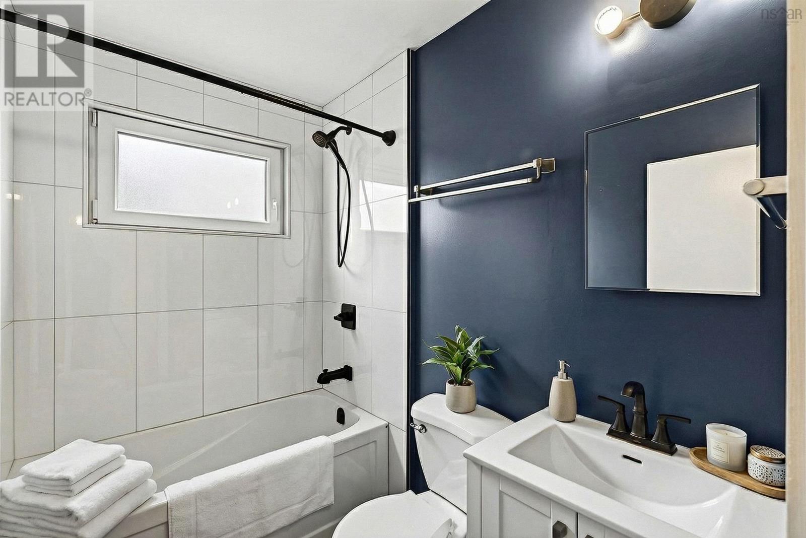 Property 24 of 36 of 24 Canary Crescent