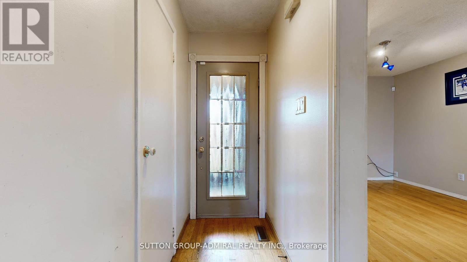 93 PATRICE CRESCENT - 12