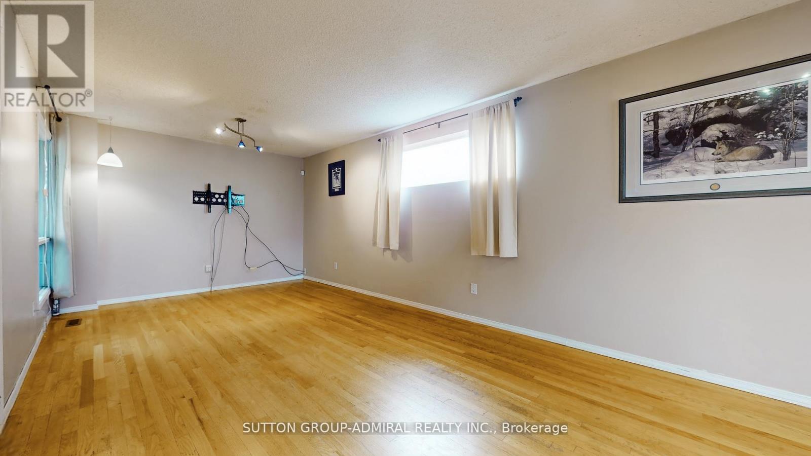 93 PATRICE CRESCENT - 5