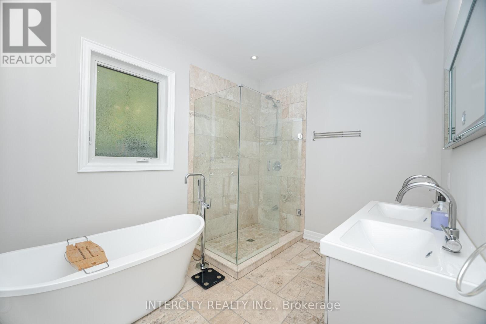 41 TALL PINES DRIVE - 16