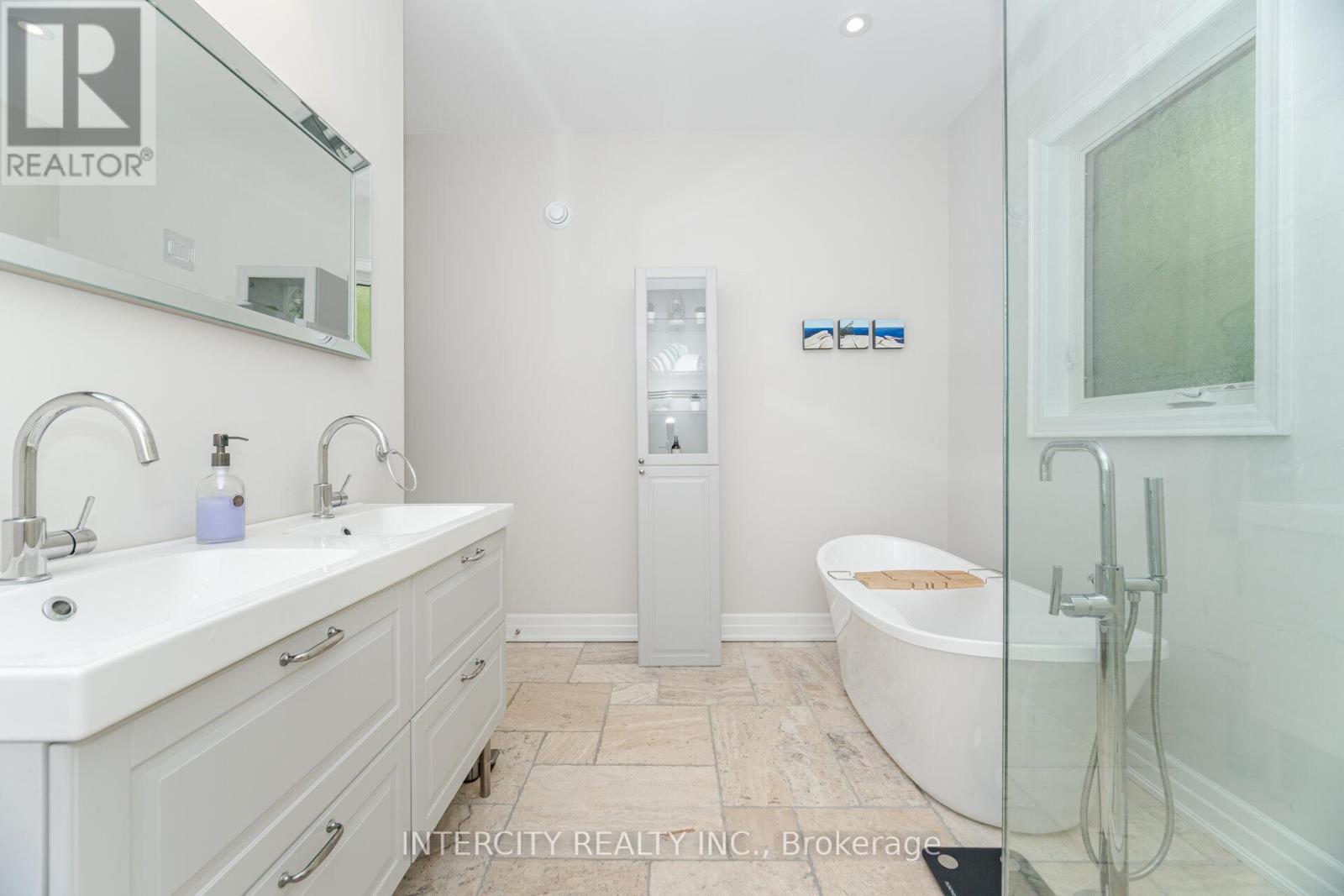 41 TALL PINES DRIVE - 17