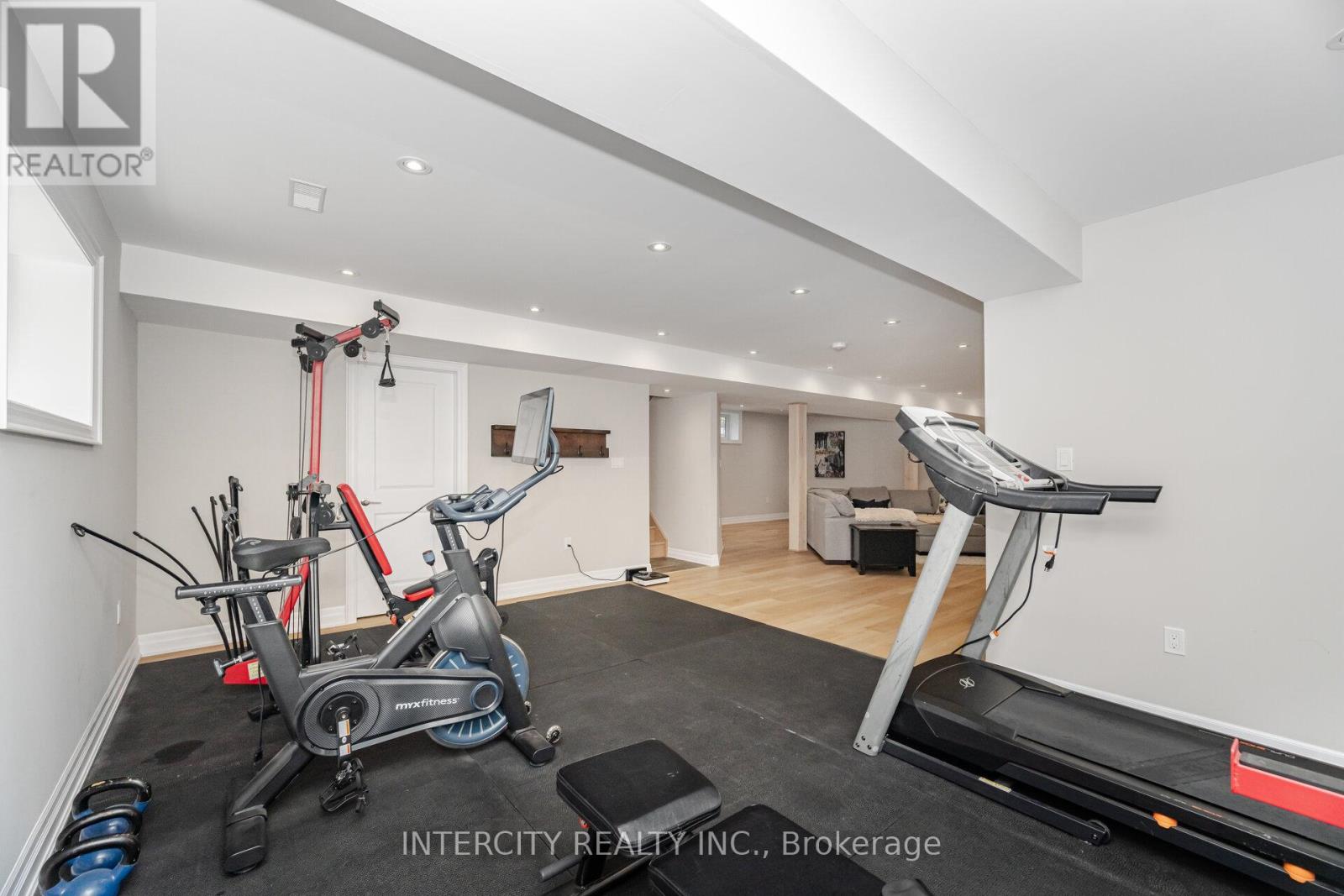 41 TALL PINES DRIVE - 24