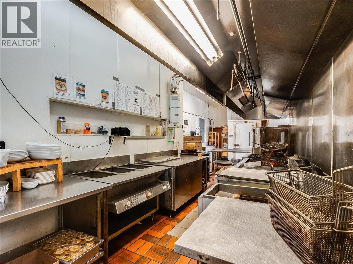 2 1810 8th Avenue, Castlegar