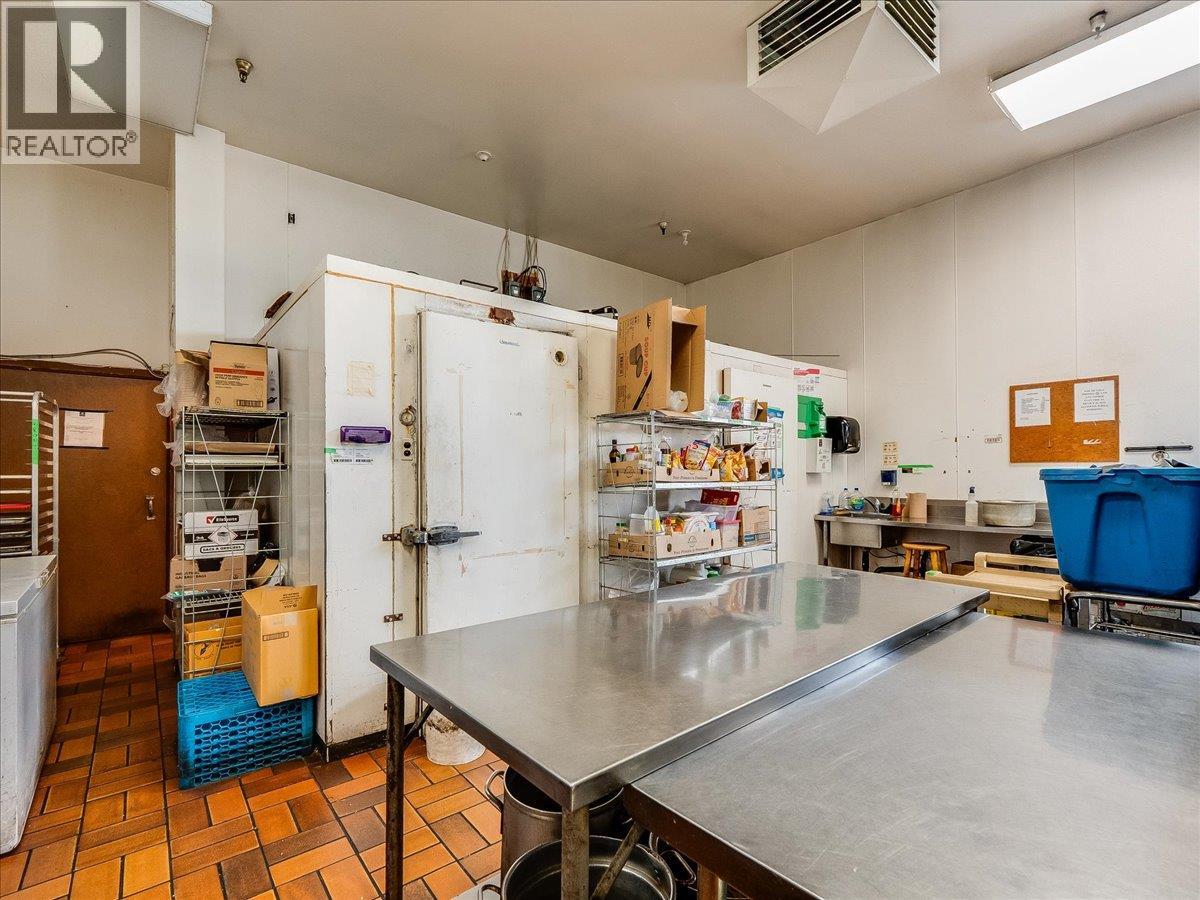 2 1810 8th Avenue, Castlegar