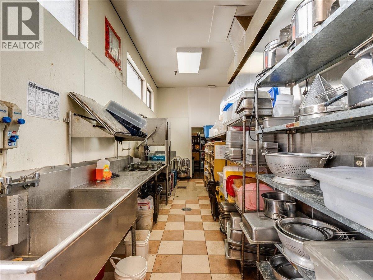 2 1810 8th Avenue, Castlegar