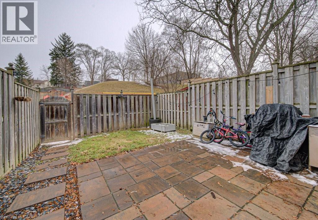 #17 379 DARLING STREET - 22