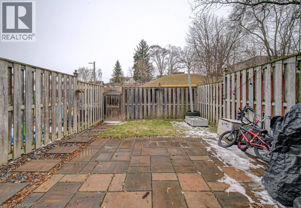 #17 379 DARLING STREET - 23
