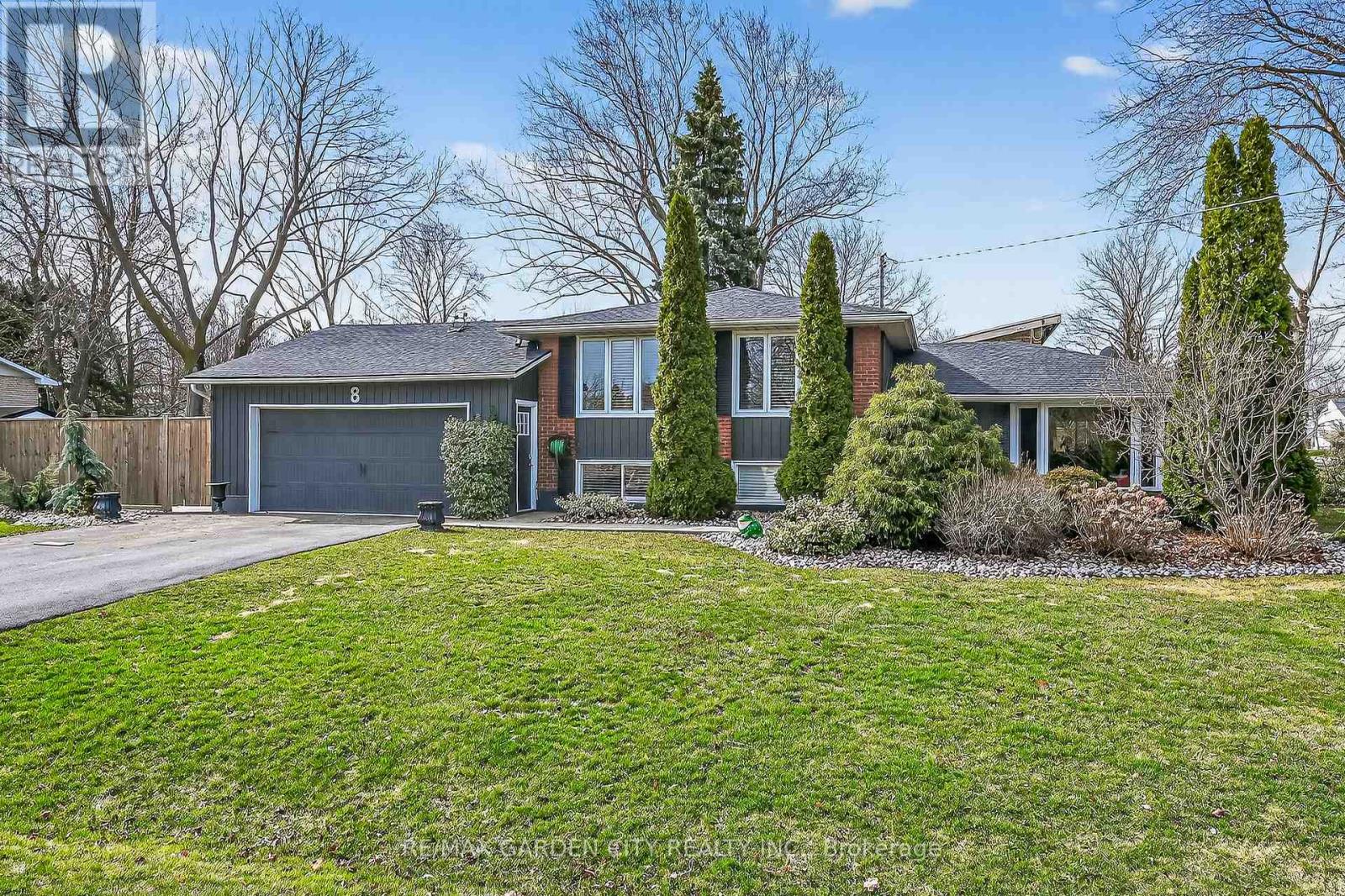 8 BENDAMERE DRIVE - 2