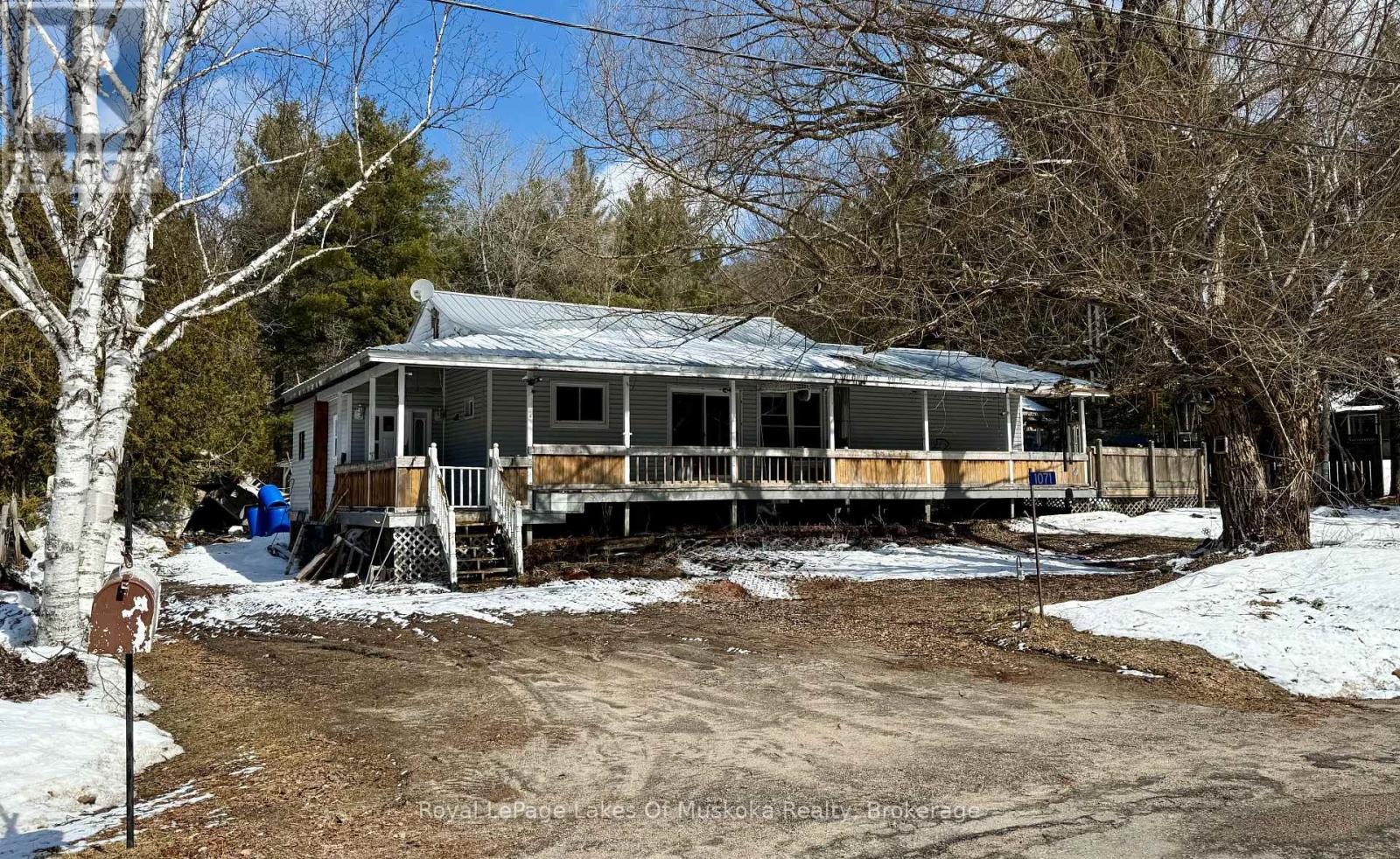 1071 NAISMITH ROAD - 1