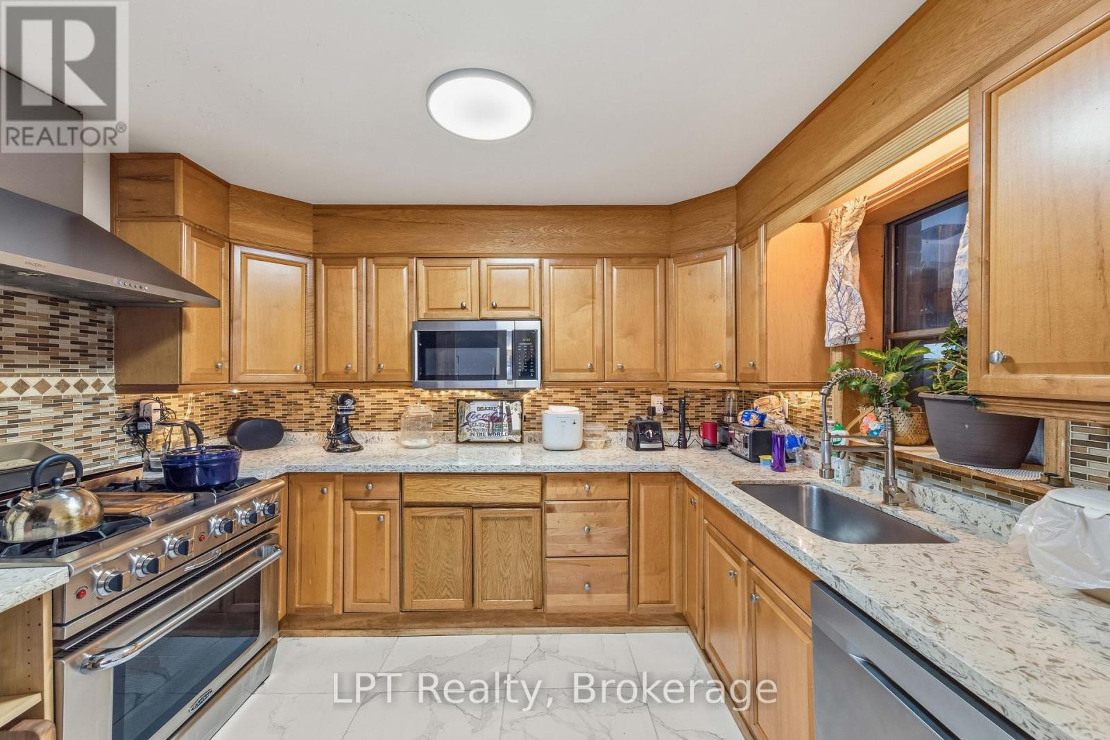 127 KITCHENER ROAD - 11