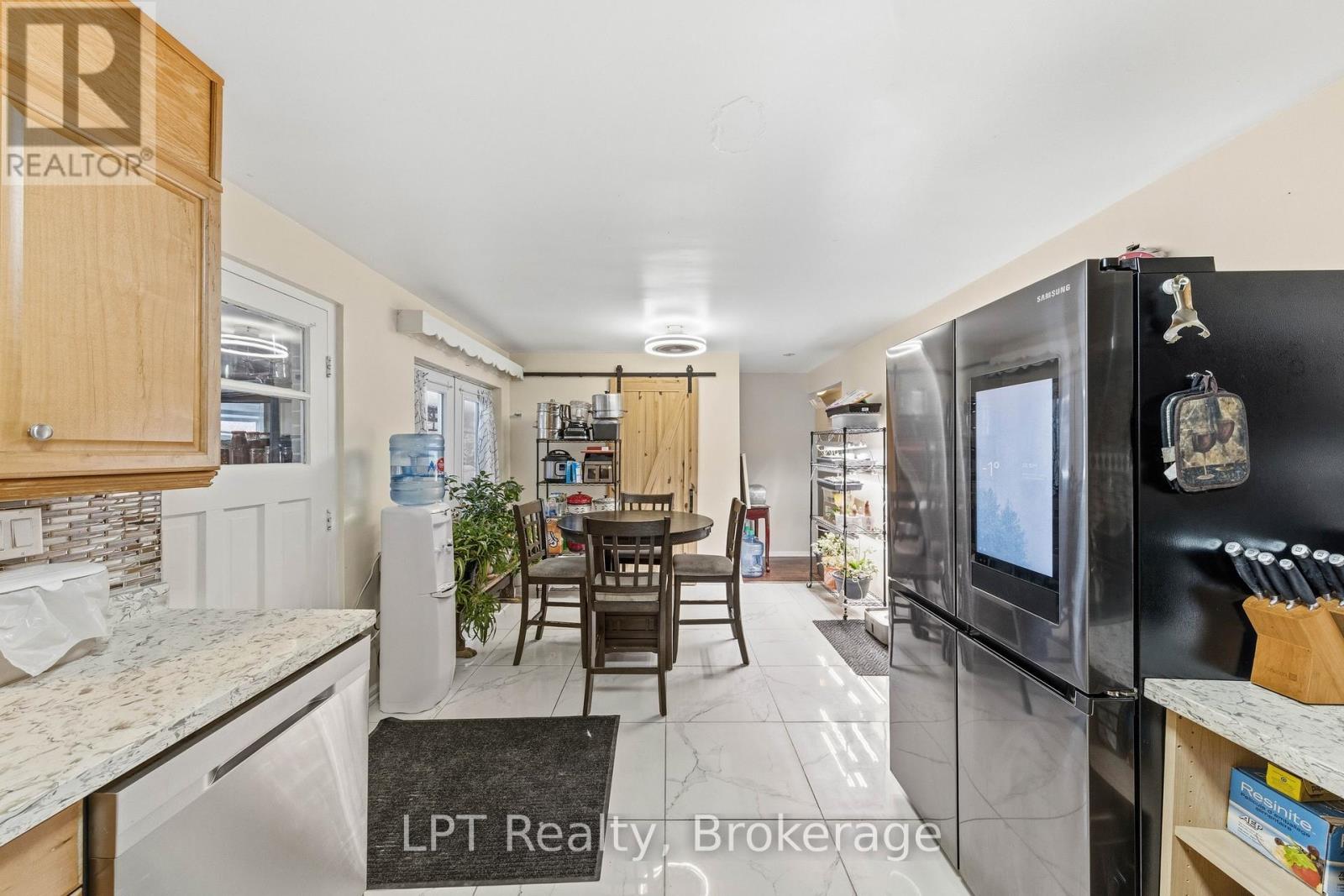 127 KITCHENER ROAD - 13